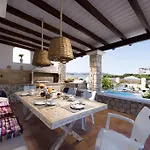 Dimitra Villa