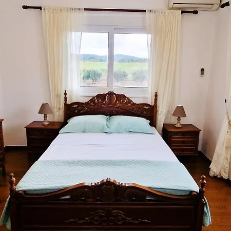 Dimitra Вилла Геннади