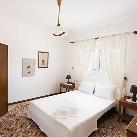 Dimitra Villa