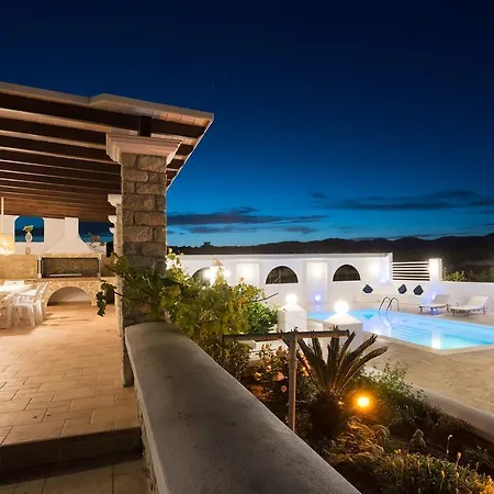 فيلة Dimitra غينادي