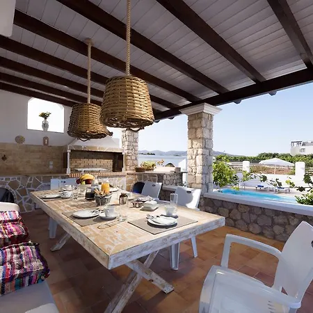 Dimitra Villa
